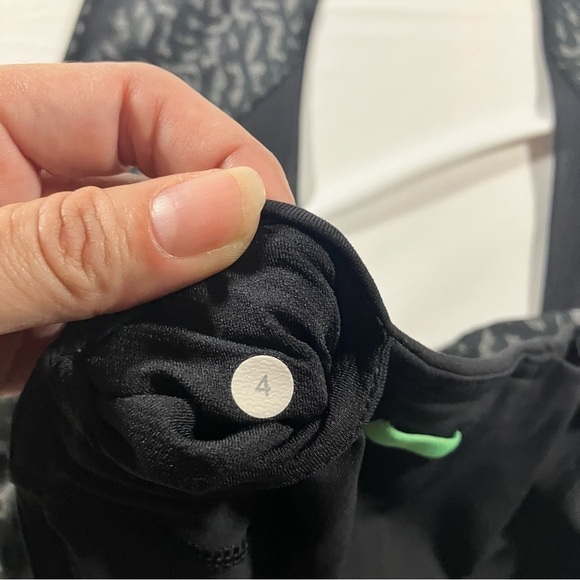 Lululemon Running In The City 7/8 Tight Heathered Net Pop Black womens size 4 - Picture 9 of 10